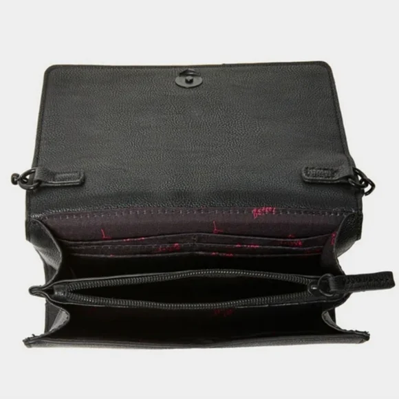 ❎️❌️Last one❌️❎️  🆕️ Betsey Johnson Black Skull haloween Crossbody bag 💀 ☠️ - Picture 2 of 4